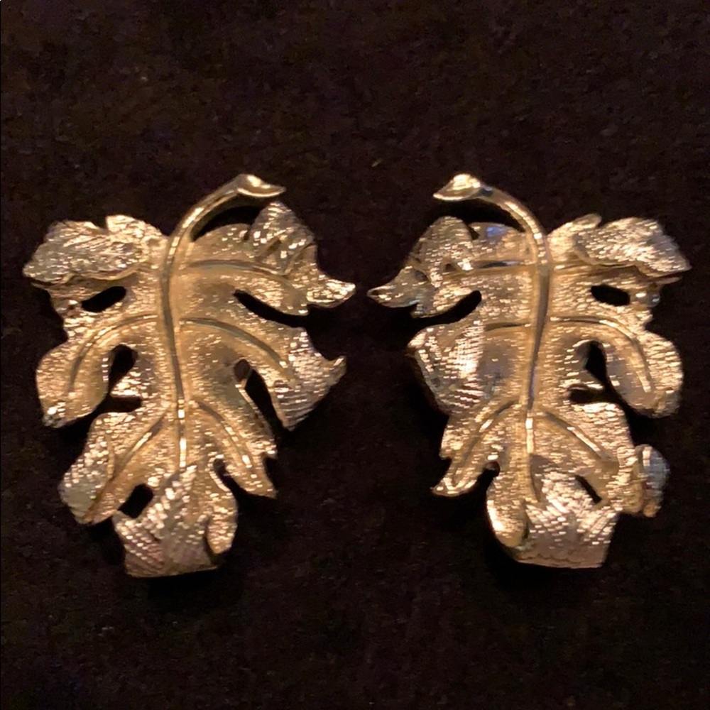 Vintage clip leaf earrings